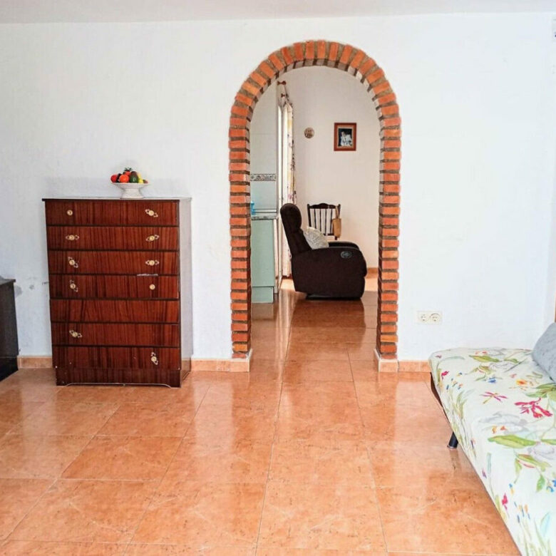 FOR SALE 🏡 Andalusian Town House to Renovate by Plaza de las Flores – Old Town, Estepona 🇪🇸