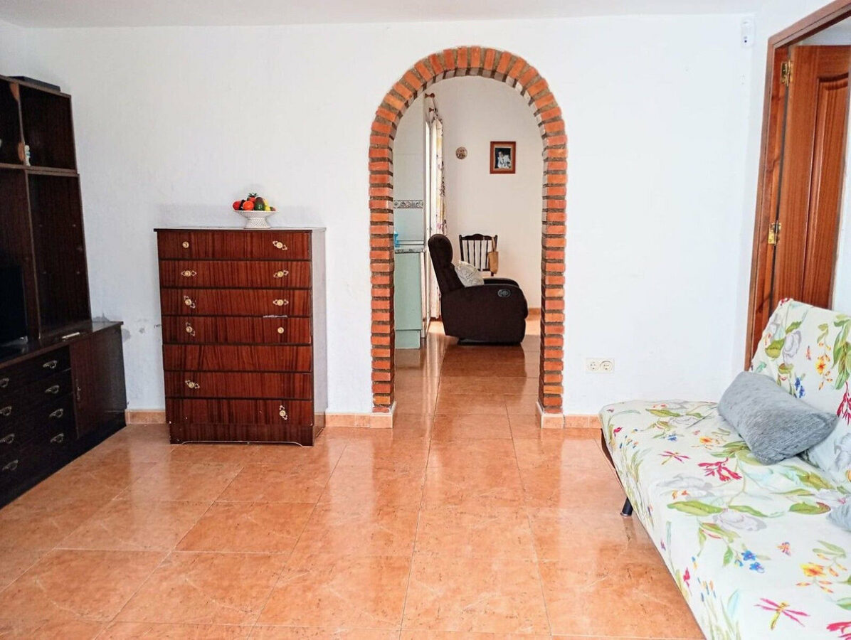 FOR SALE 🏡 Andalusian Town House to Renovate by Plaza de las Flores – Old Town, Estepona 🇪🇸
