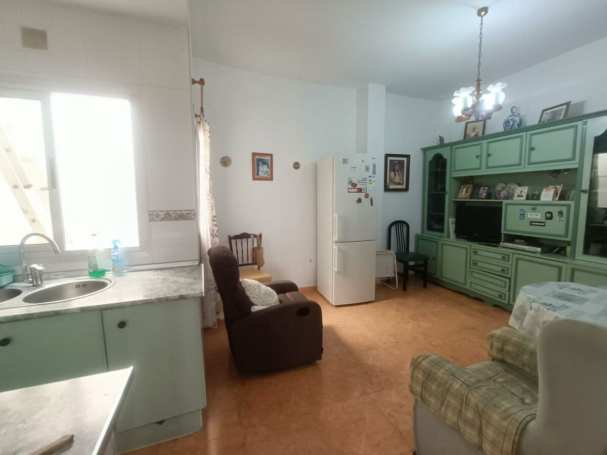 FOR SALE 🏡 Andalusian Town House to Renovate by Plaza de las Flores – Old Town, Estepona 🇪🇸