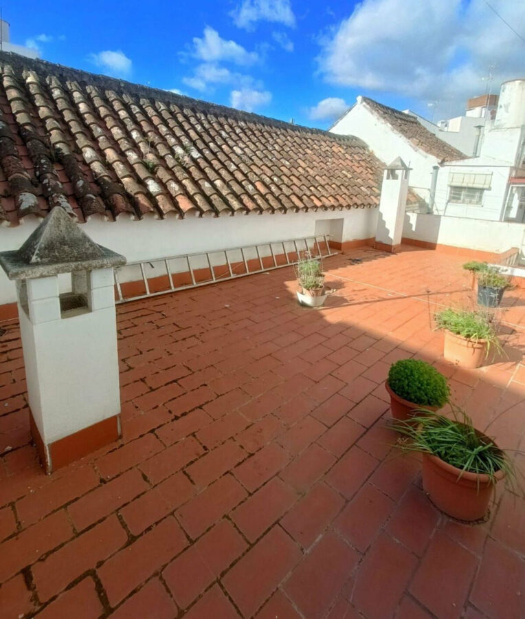 FOR SALE 🏡 Andalusian Town House to Renovate by Plaza de las Flores – Old Town, Estepona 🇪🇸
