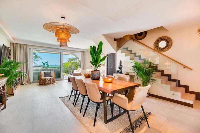 FOR SALE 🏡 Renovated Frontline Beach Townhouse with Private Garden and Jacuzzi – Las Chapas, Marbella East 🇪🇸