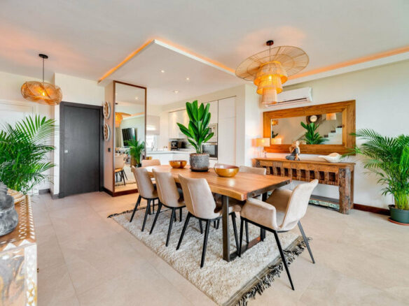 FOR SALE 🏡 Renovated Frontline Beach Townhouse with Private Garden and Jacuzzi – Las Chapas, Marbella East 🇪🇸