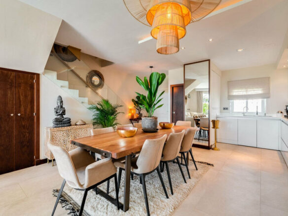 FOR SALE 🏡 Renovated Frontline Beach Townhouse with Private Garden and Jacuzzi – Las Chapas, Marbella East 🇪🇸