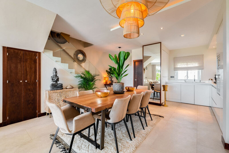 FOR SALE 🏡 Renovated Frontline Beach Townhouse with Private Garden and Jacuzzi – Las Chapas, Marbella East 🇪🇸