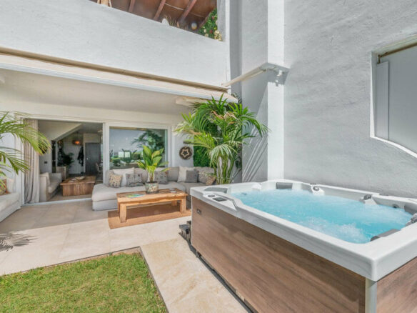 FOR SALE 🏡 Renovated Frontline Beach Townhouse with Private Garden and Jacuzzi – Las Chapas, Marbella East 🇪🇸