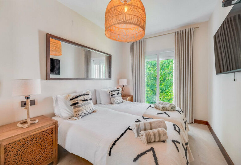 FOR SALE 🏡 Renovated Frontline Beach Townhouse with Private Garden and Jacuzzi – Las Chapas, Marbella East 🇪🇸