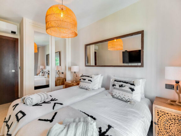 FOR SALE 🏡 Renovated Frontline Beach Townhouse with Private Garden and Jacuzzi – Las Chapas, Marbella East 🇪🇸