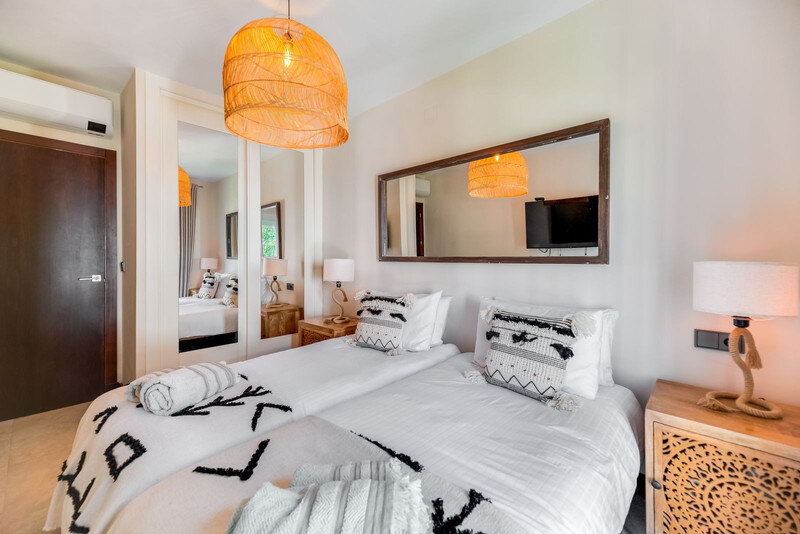 FOR SALE 🏡 Renovated Frontline Beach Townhouse with Private Garden and Jacuzzi – Las Chapas, Marbella East 🇪🇸
