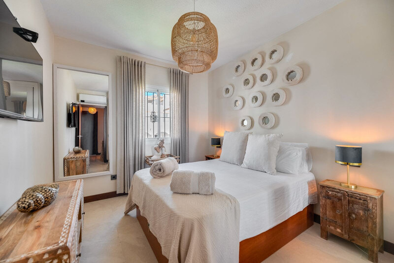 FOR SALE 🏡 Renovated Frontline Beach Townhouse with Private Garden and Jacuzzi – Las Chapas, Marbella East 🇪🇸