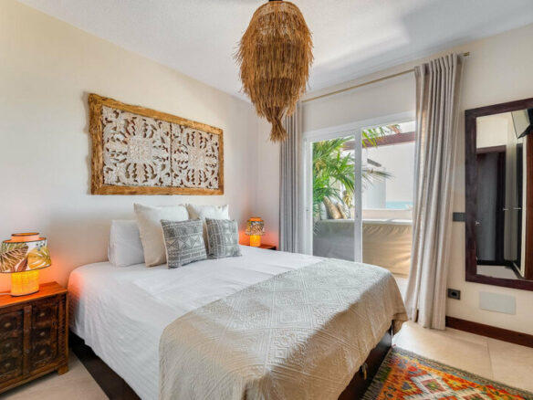 FOR SALE 🏡 Renovated Frontline Beach Townhouse with Private Garden and Jacuzzi – Las Chapas, Marbella East 🇪🇸
