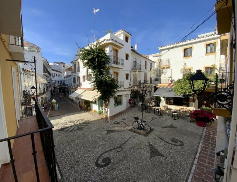 FOR SALE 🏡 Three-Storey Townhouse to Renovate Steps from the Sea – Old Town, Marbella 🇪🇸