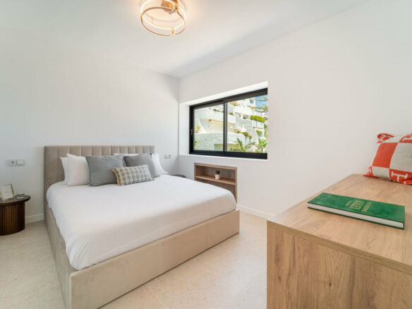 FOR SALE 🏡 Renovated Four-Bedroom Townhouse with Roof Terraces and Sea Views – Golden Mile, Marbella 🇪🇸