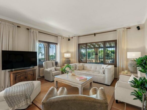 FOR SALE 🏡 Andalusian Six-Bedroom Villa on the Second Line of the Beach – Los Monteros, Marbella East 🇪🇸