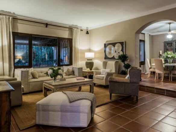 FOR SALE 🏡 Andalusian Six-Bedroom Villa on the Second Line of the Beach – Los Monteros, Marbella East 🇪🇸