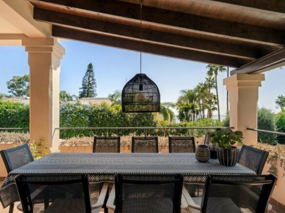 FOR SALE 🏡 Andalusian Six-Bedroom Villa on the Second Line of the Beach – Los Monteros, Marbella East 🇪🇸