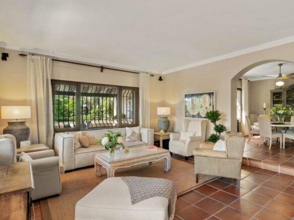 FOR SALE 🏡 Andalusian Six-Bedroom Villa on the Second Line of the Beach – Los Monteros, Marbella East 🇪🇸