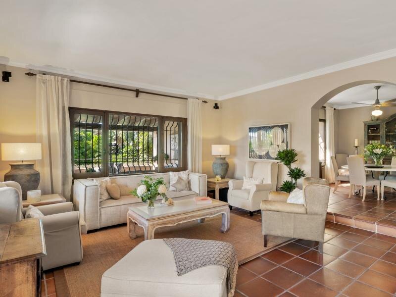 FOR SALE 🏡 Andalusian Six-Bedroom Villa on the Second Line of the Beach – Los Monteros, Marbella East 🇪🇸