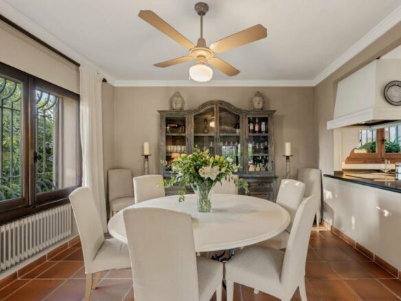 FOR SALE 🏡 Andalusian Six-Bedroom Villa on the Second Line of the Beach – Los Monteros, Marbella East 🇪🇸