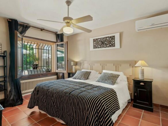 FOR SALE 🏡 Andalusian Six-Bedroom Villa on the Second Line of the Beach – Los Monteros, Marbella East 🇪🇸