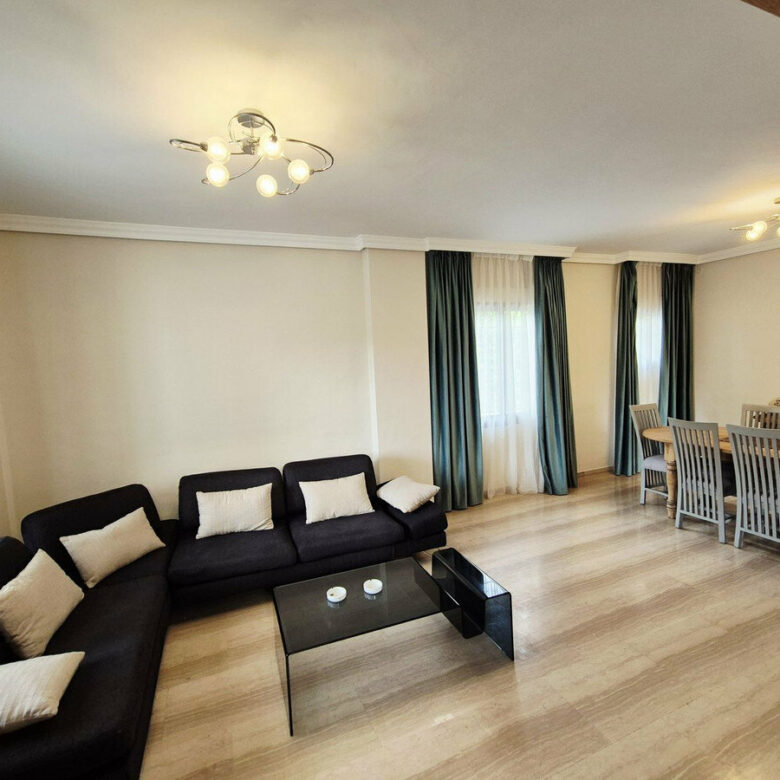 FOR SALE 🏡 Four-Bedroom Villa to Renovate on a 1,100 m² Plot near the Beach – Casasola, Estepona East 🇪🇸