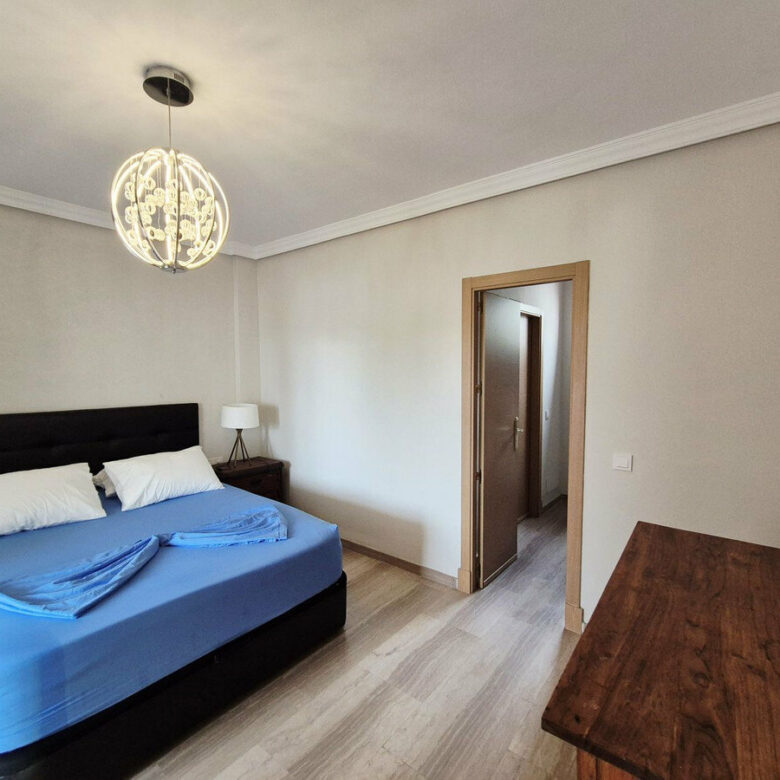 FOR SALE 🏡 Four-Bedroom Villa to Renovate on a 1,100 m² Plot near the Beach – Casasola, Estepona East 🇪🇸