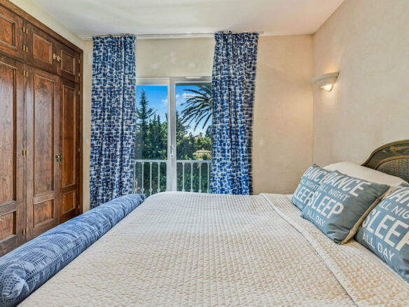 FOR SALE 🏡 Andalusian Four-Bedroom Villa 50 m from the Beach with Large Pool – Costalita, Estepona East 🇪🇸