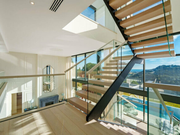 FOR SALE 🏡 Five-Bedroom Villa with Infinity Pool and Panoramic Views on a 5,000 m² Plot – El Madroñal, Benahavís 🇪🇸