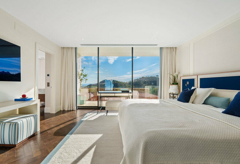 FOR SALE 🏡 Five-Bedroom Villa with Infinity Pool and Panoramic Views on a 5,000 m² Plot – El Madroñal, Benahavís 🇪🇸