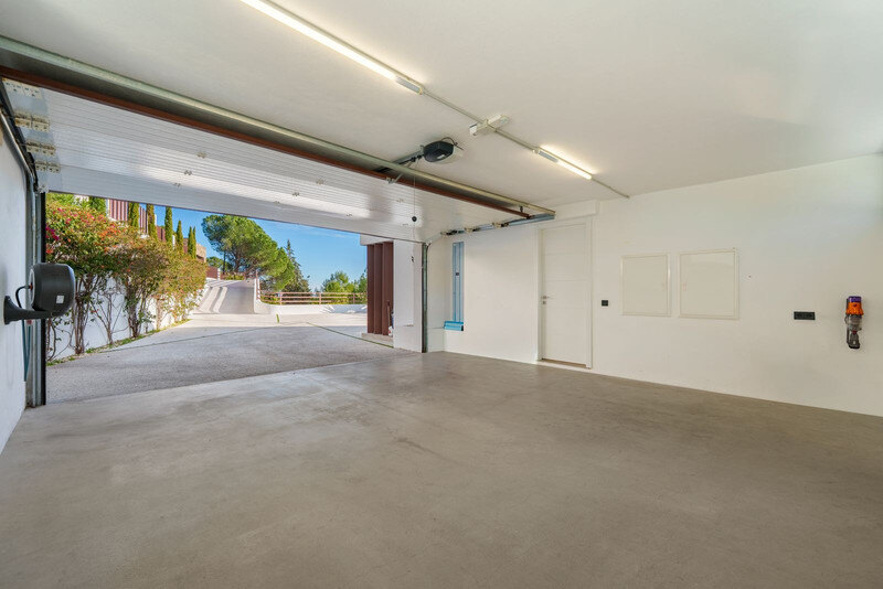 FOR SALE 🏡 Five-Bedroom Villa with Infinity Pool and Panoramic Views on a 5,000 m² Plot – El Madroñal, Benahavís 🇪🇸