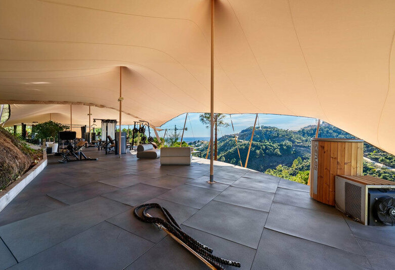 FOR SALE 🏡 Five-Bedroom Villa with Infinity Pool and Panoramic Views on a 5,000 m² Plot – El Madroñal, Benahavís 🇪🇸