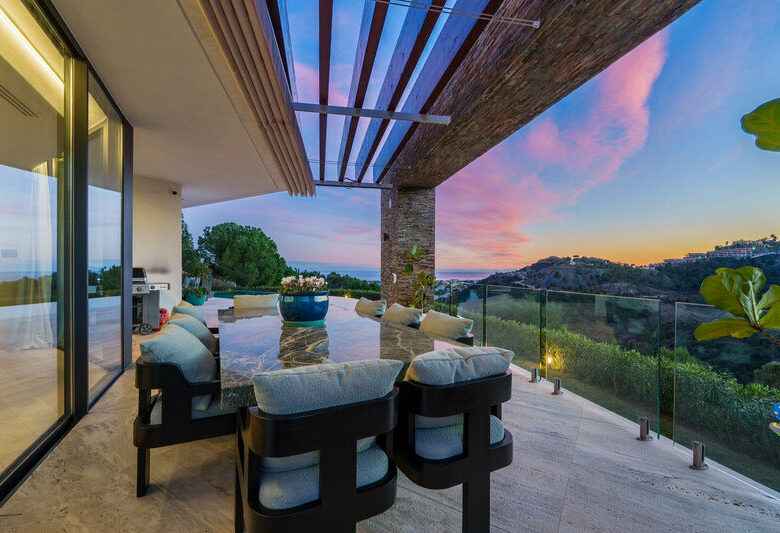 FOR SALE 🏡 Five-Bedroom Villa with Infinity Pool and Panoramic Views on a 5,000 m² Plot – El Madroñal, Benahavís 🇪🇸