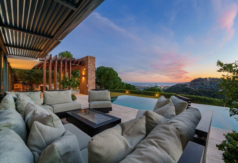 FOR SALE 🏡 Five-Bedroom Villa with Infinity Pool and Panoramic Views on a 5,000 m² Plot – El Madroñal, Benahavís 🇪🇸