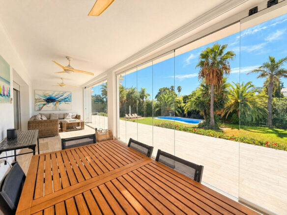 FOR SALE 🏡 Five-Bedroom Family Villa on a 1,844 m² Flat Corner Plot – El Pilar, El Paraíso 🇪🇸