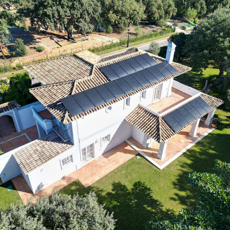FOR SALE 🏡 Frontline Golf Four-Bedroom Villa with Pool on a Large Plot – San Roque Club, San Roque 🇪🇸