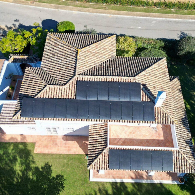 FOR SALE 🏡 Frontline Golf Four-Bedroom Villa with Pool on a Large Plot – San Roque Club, San Roque 🇪🇸