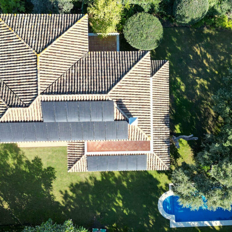 FOR SALE 🏡 Frontline Golf Four-Bedroom Villa with Pool on a Large Plot – San Roque Club, San Roque 🇪🇸