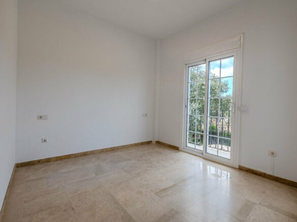 FOR SALE 🏡 Frontline Golf Four-Bedroom Villa with Pool on a Large Plot – San Roque Club, San Roque 🇪🇸