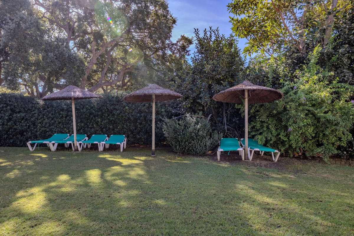 FOR SALE 🏡 Frontline Golf Four-Bedroom Villa with Pool on a Large Plot – San Roque Club, San Roque 🇪🇸