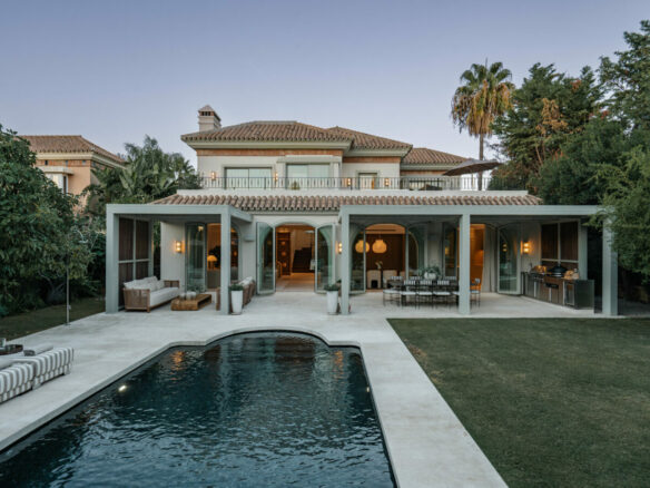 FOR SALE 🏡 Five-Bedroom Mediterranean Villa with Pool, Gym and Sauna in the Golf Valley – Nueva Andalucía, Marbella 🇪🇸
