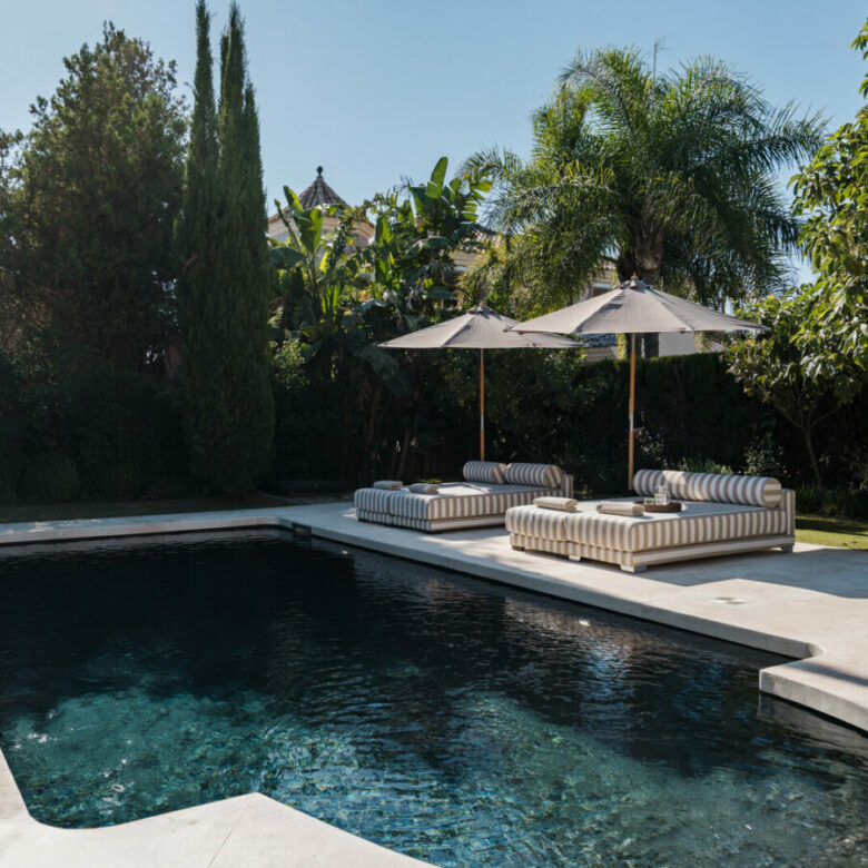 FOR SALE 🏡 Five-Bedroom Mediterranean Villa with Pool, Gym and Sauna in the Golf Valley – Nueva Andalucía, Marbella 🇪🇸