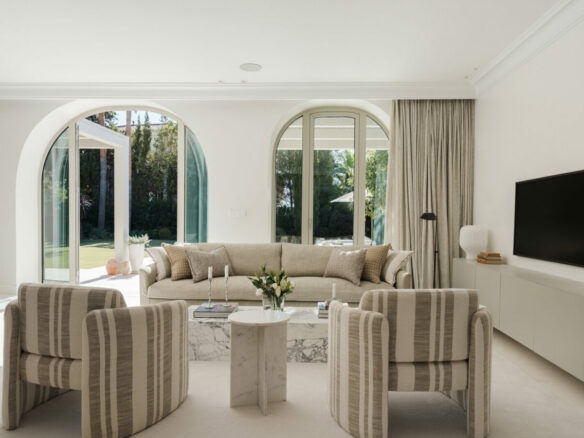 FOR SALE 🏡 Five-Bedroom Mediterranean Villa with Pool, Gym and Sauna in the Golf Valley – Nueva Andalucía, Marbella 🇪🇸