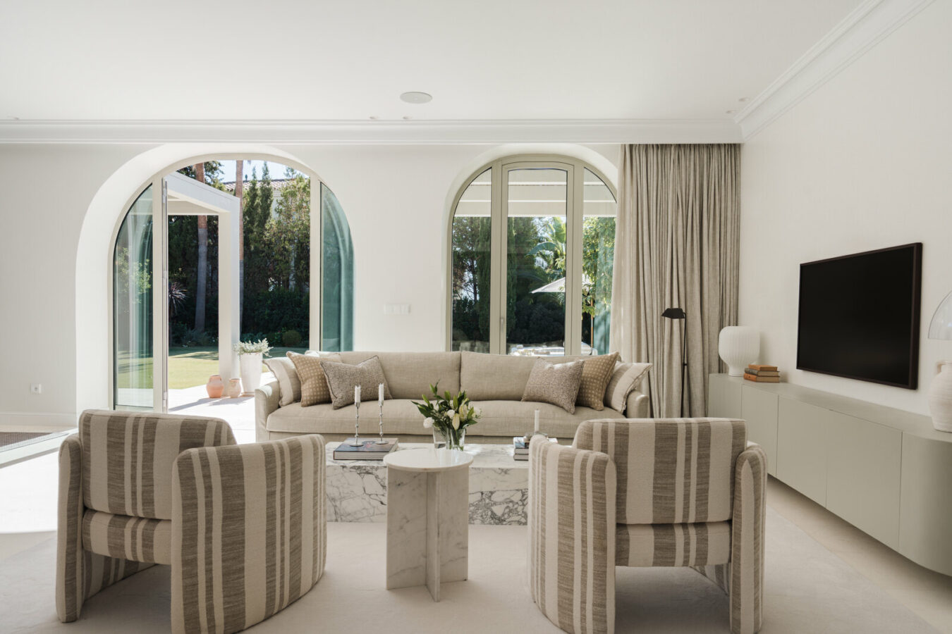 FOR SALE 🏡 Five-Bedroom Mediterranean Villa with Pool, Gym and Sauna in the Golf Valley – Nueva Andalucía, Marbella 🇪🇸