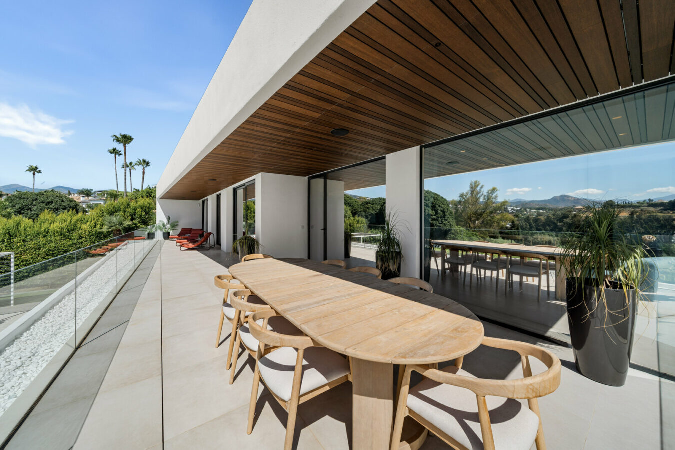 FOR SALE 🏡 New Frontline Golf Villa with Infinity Pool, Cinema and Rooftop Jacuzzi – Golf Valley, Nueva Andalucía, Marbella 🇪🇸