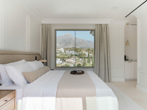 FOR SALE 🏡 Five-Bedroom Mediterranean Villa with Pool, Gym and Sauna in the Golf Valley – Nueva Andalucía, Marbella 🇪🇸