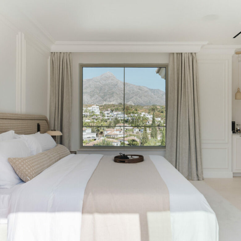 FOR SALE 🏡 Five-Bedroom Mediterranean Villa with Pool, Gym and Sauna in the Golf Valley – Nueva Andalucía, Marbella 🇪🇸