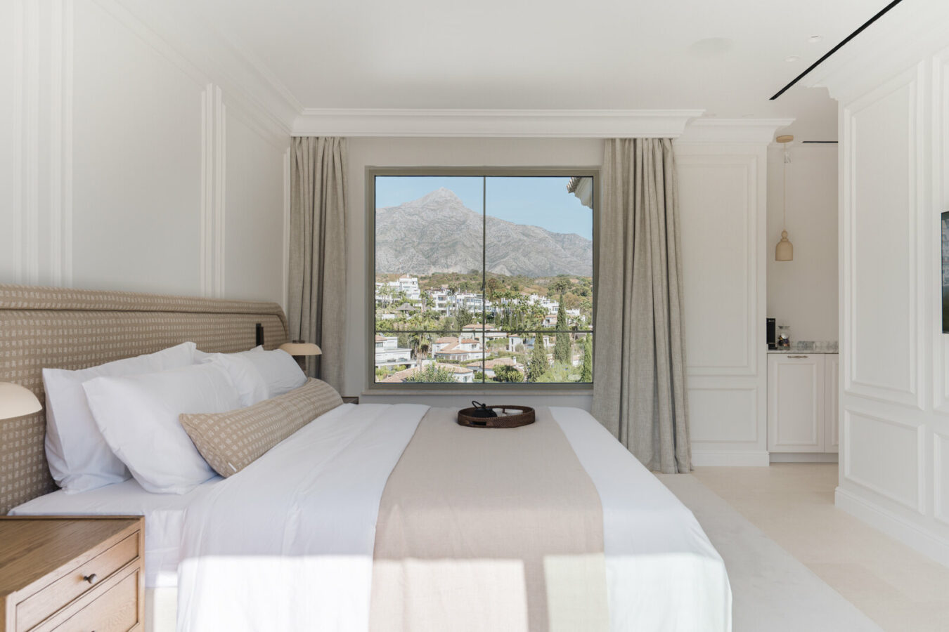 FOR SALE 🏡 Five-Bedroom Mediterranean Villa with Pool, Gym and Sauna in the Golf Valley – Nueva Andalucía, Marbella 🇪🇸