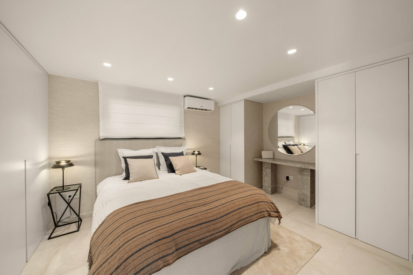 FOR SALE 🏡 New Frontline Golf Villa with Infinity Pool, Cinema and Rooftop Jacuzzi – Golf Valley, Nueva Andalucía, Marbella 🇪🇸