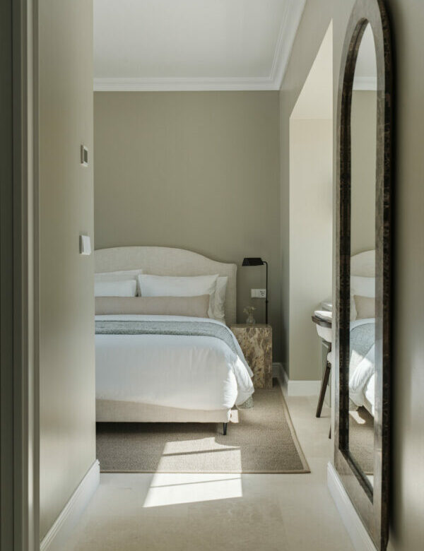 FOR SALE 🏡 Five-Bedroom Mediterranean Villa with Pool, Gym and Sauna in the Golf Valley – Nueva Andalucía, Marbella 🇪🇸