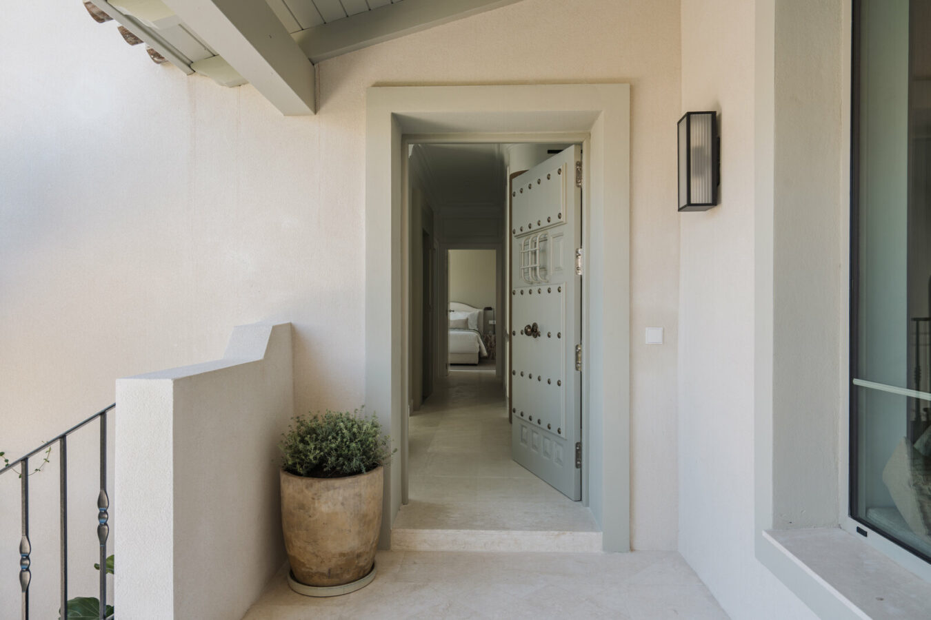 FOR SALE 🏡 Five-Bedroom Mediterranean Villa with Pool, Gym and Sauna in the Golf Valley – Nueva Andalucía, Marbella 🇪🇸