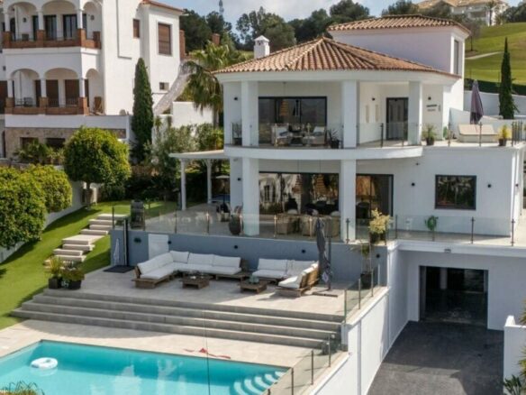 FOR SALE 🏡 Renovated Four-Bedroom Villa with Pool, Gym and Mountain Views – La Cala Golf, Mijas 🇪🇸